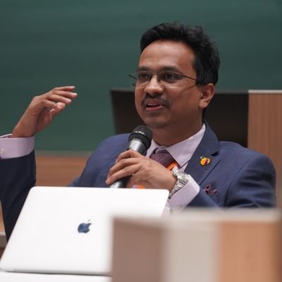Econ Prof. @TakshashilaInst. Managing Editor @IPPRJournal. Tweets on platform economics, trade & on the economy. Tweets are personal.