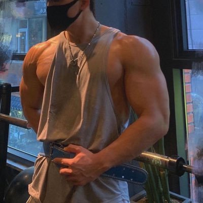 footgodfather's profile picture. 🦶🐔🍑 资深肌肉S 心理学硕士 💰有偿约调 所有推文均原创 转载请注明出处