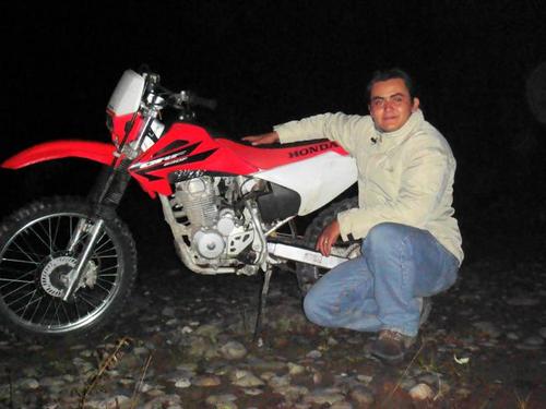 Hernan9987's profile picture. POR AMOR LA NAVE DE LA PASION ENRUMBA NUESTROS CUERPOS HASTA LA GALAXIA DEL ROMANCE DONDE EL LECHO DE LA TERNURA ES TIBIEZA ENTRE LAS SABANAS DEL DIA.....