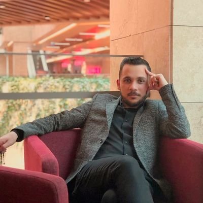 لقد صمنا عن الأفراح دهراً
وأفطرنا على طبق الكرامة
فسجل يازمان النصر سجل
دمشق لنا إلى يوم القيامة