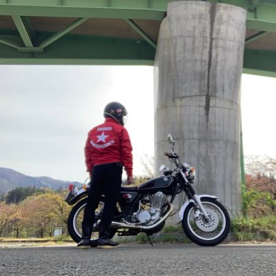 ☆愛車SR400🏍 ☆ジムニー🚙ミニクーパー🚗☆セカンドバイクはエイプ50☆ラーメン🍜依存症w 何でも呟いてますw SR乗りと繋がりたい🏍 筋トレ💪同郷の方、無言フォロー申し訳ありません🙏小日向ゆかちゃん推し❤️ラーメン超大好き🍜コーヒー☕️好き