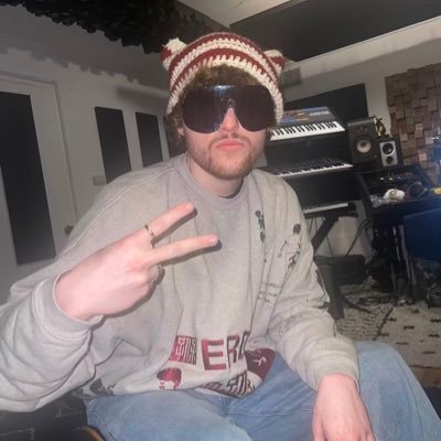 bitis69505516's profile picture. Im 19🥳 1.36 “I’m living like you said”- until I end up dead by dream///