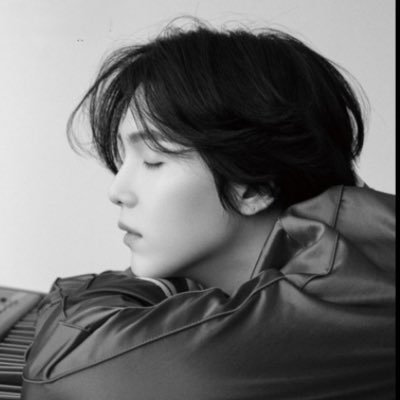 Yum150's profile picture. 2020年のセンイルvラで突然ユンギ沼に堕ちました。「そのうち日本に来てくれるさ」と舐めてて、釜山コン落選で泣き、NBA JAPAN に潜入し初生ユンギを拝み、Dday6/4(日)ボッチ参戦予定です。

無言フォロー歓迎です。返信とかマメじゃないのでお許しください。