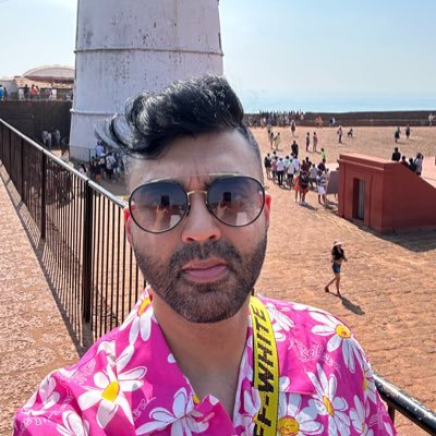 Canadian brown guy, avid traveler looking for connections across the world!  Toronto and NYC are home :)