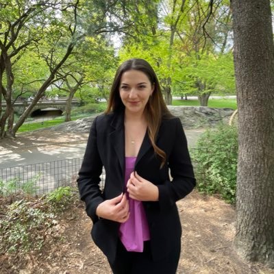 2nd year PhD student @JohnsHopkinsMMI | @PittTweet alum | part-time painter and MUJI pen enthusiast | she/her | 👩🏻🔬🦠🔬