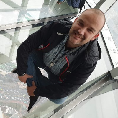 Consultor, jornalista, apaixonado por tecnologias, automóveis e viagens.