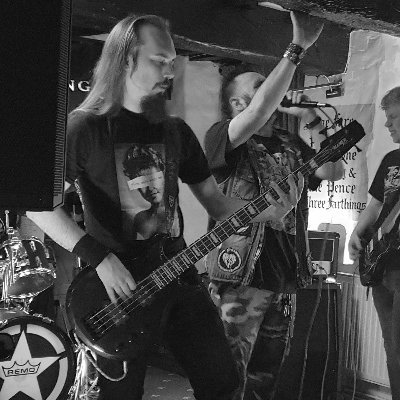 TwigSDW's profile picture. Songwriter/Bass player for @SlowDownWorld

https://t.co/VLa0haOCHw