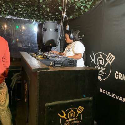 Deep House DJ🎧 bookings juskabelo@gmail.com
Founder of @GirlsToWomen1 Organization to donate e-mail girls2imbokodo@gmail.com
❤