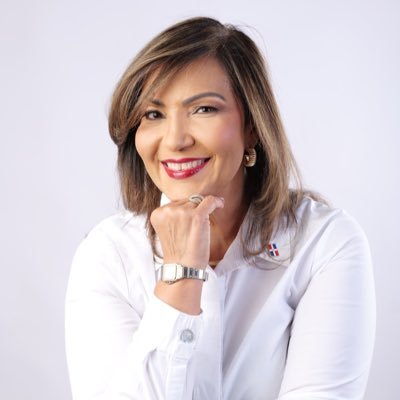 🇩🇴, hija, madre, abuela, amiga. Abogada, Miembro de la Dirección Ejecutiva PRM, Ex-Ministra sin Cartera de la @PresidenciaRD. Cónsul General de la @RDenMiami_