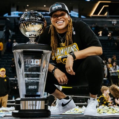 Assistant Women's Basketball Coach @ Iowa 💛        
Owner of Unified Ballers (https://t.co/uXjjxkQ1ar)  
Instagram: @Raina15