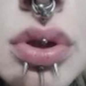 cantpretend4u's profile picture. deranged female