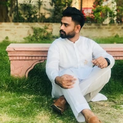 I am a psychologist 🏥 and social media influencer.
