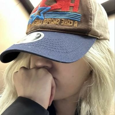 ArunaKalendra's profile picture. I'm addicted to your love