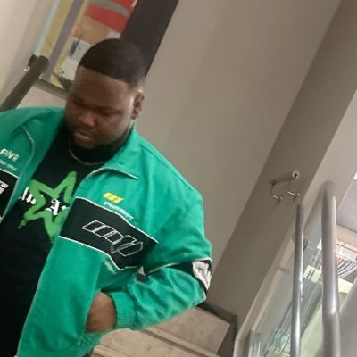 MylesG10's profile picture. ☄️☄️| UH Alum