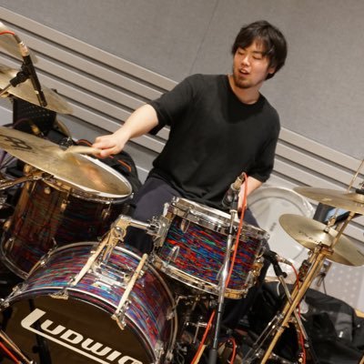 drummer of 東京カメレオン @tokyo_chameleon ——— 作編曲・drum/guitar/bass/ukulele