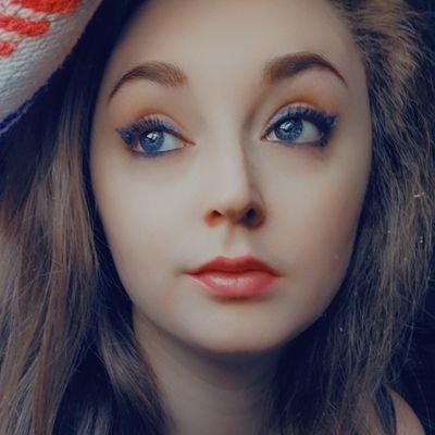 TheOGMemeQueenn's profile picture. I don't like talking about myself but I do like talking about Garfield. 
🇬🇧  ✈️  🇨🇦 2012. 

She/her.