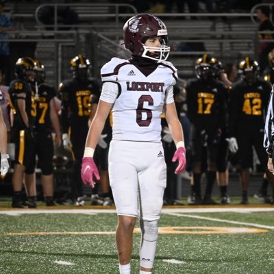 @UWPlattfootball db commit  Lockport Township 24’