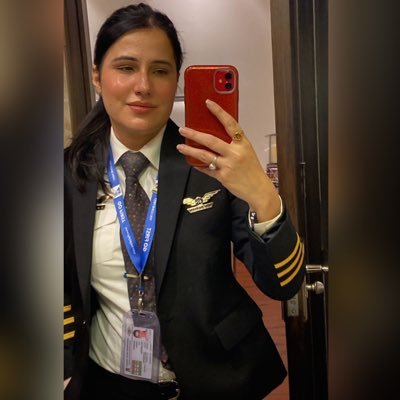 Flying with bulletproof wings 🛫 Airline Pilot 👩‍✈️ 🇮🇳 🇺🇸 🇨🇦 🇩🇪 🇱🇹🇧🇸 Gofirst ✈️ (animallover)