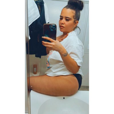 allyy_moe's profile picture. let's see how long this lasts. NYC. Instagram: allyybabyy