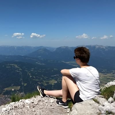 20 - links-grün ⬅️💚 - Kpop-Fan 🇰🇷 - Anti-Nazis & Anti-Querdenker ❌ - Respekt für alle Religionen und Nationalitäten 🫂 - #LGBTQIA+ (ally) 🏳️🌈