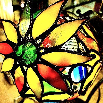 hoashi_sg's profile picture. 福岡県太宰府のステンドグラススタジオ帆足です。オーダー制作、教室・体験講習から材料販売まで！　初心者OKで生徒さん募集中！  お気軽にお問い合わせ下さい☆ Blog：https://t.co/eeJTmnfG5Y  It's Hoashi Stained glass Std. Account.