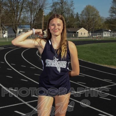 Wethersfield HS ‘26 | 🥎🏐🏊🏼‍♀️🏃🏼‍♀️| 5’5 120lbs | back squat 115 | 3.4gpa | RF 3rd Catcher | Discus PR-18.58m | 400m PR-1:15.21 | 100m PR-14.79 |