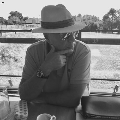 @ucmccinf @UNED. Estudié Imagen e Historia. Hice cortos y critica de cine. Productor y director de documentales. Guionista. Grouchomarxista. @realmadrid.