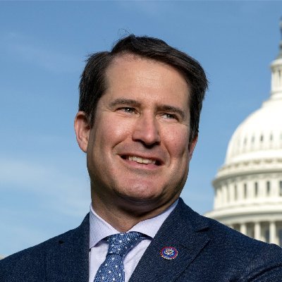Veteran, husband, and dad proudly serving Massachusetts' 6th District. Member of @HASCDemocrats, @TransportDems, & @CmteOnCCPDems.

@RepMoulton on IG/Threads