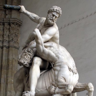 Progettista appassionato di design, marketing, comunicazione e digital economy