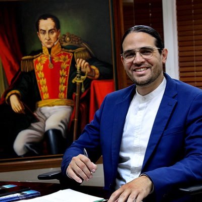 Humano | Director Ejecutivo de la Magistratura #DEM | Vicerrector de Desarrollo Territorial en la @unibolivariana.