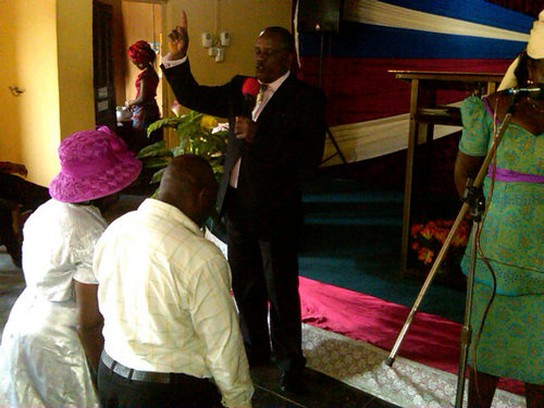 Am rev dr monday ogbariemu,the senior pastor of word of truth ministries.