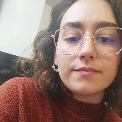 Personal Investigador en Formación (FPU) en la Facultad de Filología de la Universidad de Sevilla.
Miembro del @grupo_apl
/ Tesorera de la @ajl_info