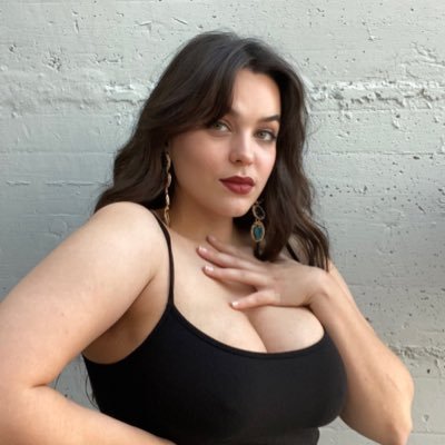 fenellatravels's profile picture. British in Australia 
IG: fenellatravels
