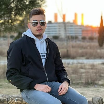 rllorentefx's profile picture. 