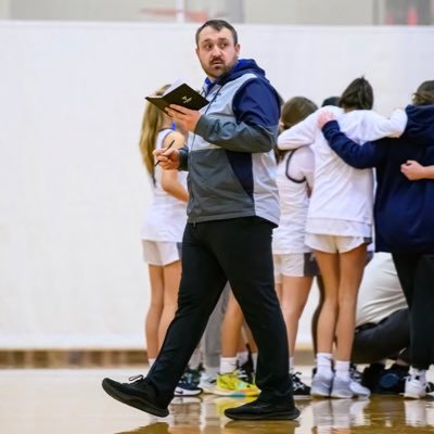 Assistant Coach St. Marks School Basketball. @RamblersMBB Manager Alum. CBI 2015 Champion. Former LUC VC. Former Gonk AC. Mid-Wach A Champ