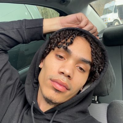 lucc5_'s profile picture. 