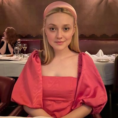 i Hannah Dakota Fanning is an American actress Screen Actors Guild Award nomination at the age of eight, making her the youngest nominee in SAG history