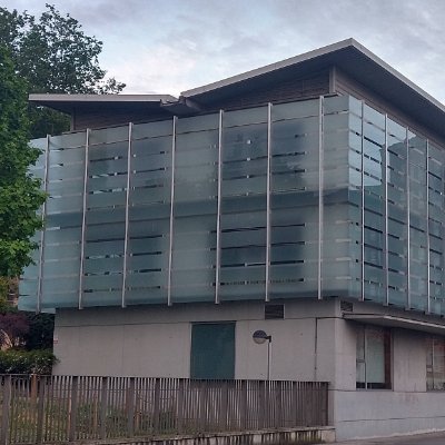 Biblioteca Ángela Ruiz Robles, especializada en enxeñaría. Prestando servizo á comunidade universitaria da @epef_udc