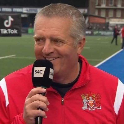 Sports enthusiast. Lucky to be coaching some great players/people: @QuinsGirlsRugby @CULRFC ; @WalesTouch @waleswomensopen 🏴🏉 (L3 RU/L2 FIT coach)