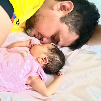 Angel_Mauri_cio's profile picture. Scarlett Ainhoa Desyre
Mis 3 amores 🥰💜😍👨‍👩‍👧‍👧