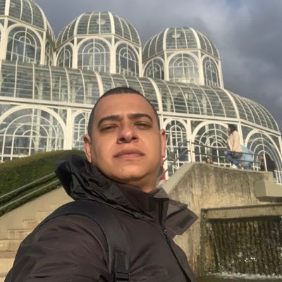 villa_oliver's profile picture. E a cada dia aprendo a arte de cagar um balde....