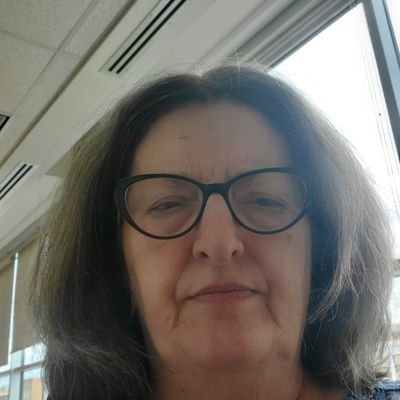 Mazolifi's profile picture. Mother sister former teacher fédéral employee fière Canadienne