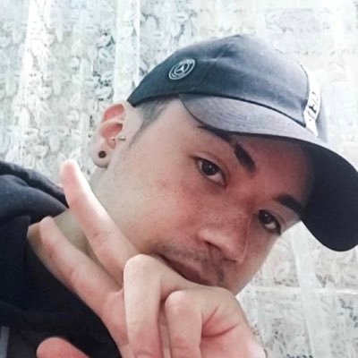 victoreloyy's profile picture. Veja a luz e siga mas não fique cego.