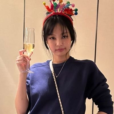 ⓘ this user is in love with jennierubyjane || fan account