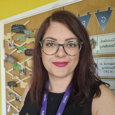 Teacher at Dosbarth 5/6 JPPS 💜
dog person 🐾
board game and ttRPG enthusiast! 🎲🎲🎲