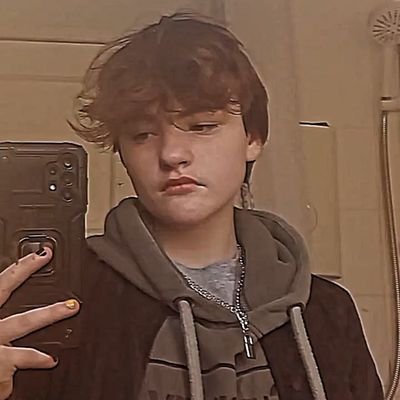 strange_teen_08's profile picture. he/him🏳️‍⚧️