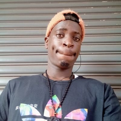 Im afootballer I have a good talent I'm also looking for the club to play in