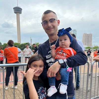 Husband| Girl Dad| UTSA Alum 🤙|Coach Life|956| #LLJM