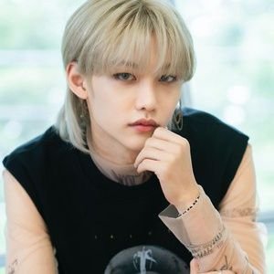 freckled_hybrid's profile picture. ☹︎ Damaged Heart ☹︎