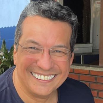 Jornalista, radialista,âncora televisivo. “Chão de fábrica” da TV, Rádio e portal LUPA1 BRASIL.